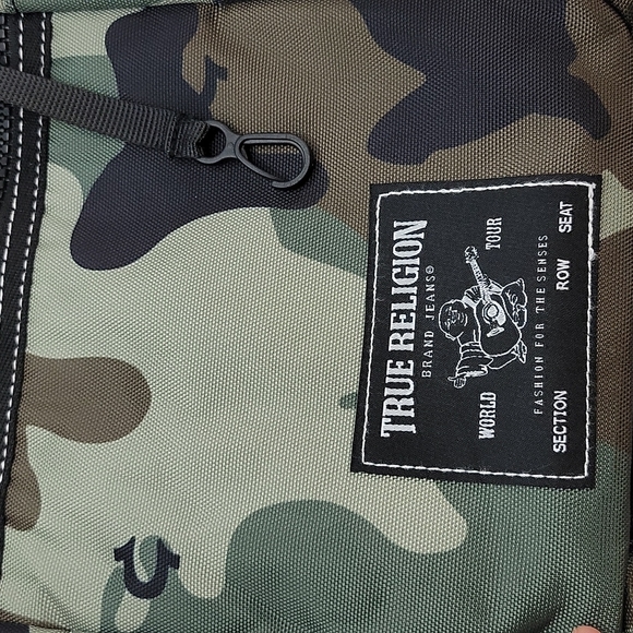 TRUE RELIGION | CROSSBODY SLING BAG | GREEN CAMO | UNISEX | NWT - Picture 7 of 7